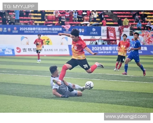 球星出场演绎足球魅力揭秘精彩赛事背后的故事与激情 球星出场演绎足球魅力揭秘精彩赛事背后的故事与激情